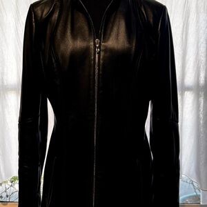 Elegant Women's Black Leather Jacket